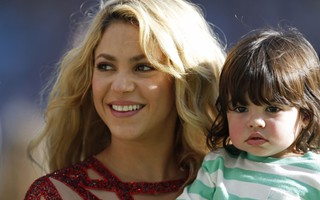 Shakira bốc lửa tại lễ bế mạc World Cup 2014