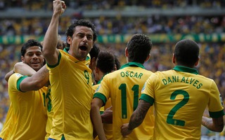 Tuyển Brazil dự World Cup: Không Kaka, Robinho, Ronaldinho