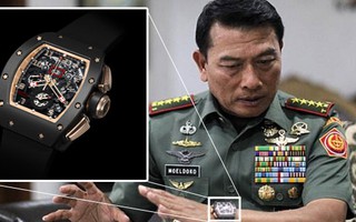 Tư lệnh quân đội Indonesia dùng đồng hồ "hàng nhái"