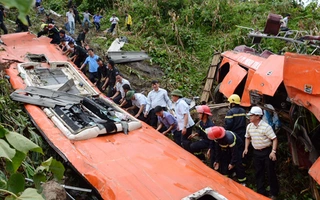 Vụ tai nạn thảm khốc ở Sa Pa: Tài xế xe khách còn sống
