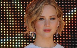 Jennifer Lawrence bị chỉ trích vì đùa chuyện “hiếp dâm”