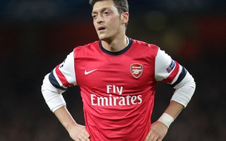 Mesut Ozil, Sead Kolasinac bị loại khỏi đội hình Arsenal vì an toàn tính mạng