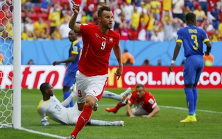 Seferovic lập công phút bù giờ, Thụy Sĩ nhấn chìm Ecuador