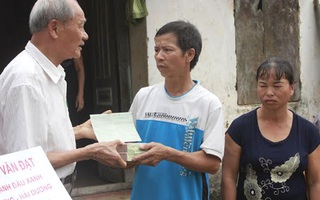 Ông Nguyễn Thanh Chấn được tặng 100 triệu đồng