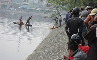 Đi tập thể dục cùng vợ, chồng bỗng nhảy xuống hồ tự vẫn