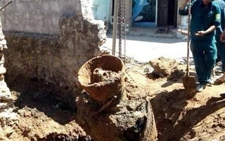 Đào móng nhà “trúng” đầu đạn tên lửa nặng trên 200 kg