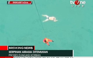 AirAsia QZ8501: Tìm thấy hơn 40 thi thể