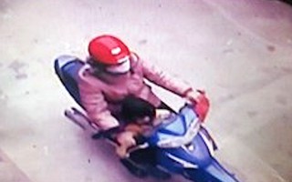 Hà Nội: Bé gái 4 tuổi bị người phụ nữ bịt mặt bế đi giữa ban ngày
