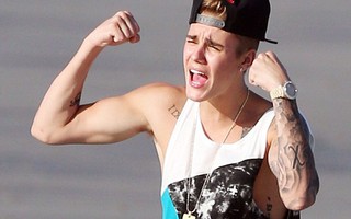 Justin Bieber tiếp tục bị “xua đuổi”