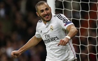 Benzema tỏa sáng, Real nhấn chìm đội bóng của HLV Moyes