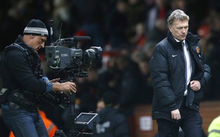 HLV Moyes lại ca điệp khúc “M.U thiếu may mắn”!