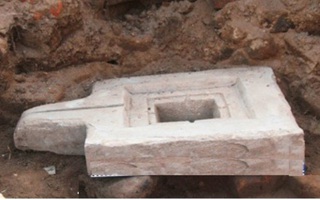 Tìm thấy cổ vật Yoni ở tháp Chăm Ninh Thuận