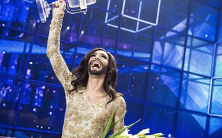 Chiến thắng tại Eurovision, “nữ hoàng có râu” mang vinh quang về Áo
