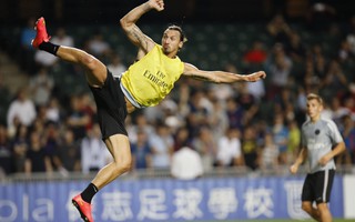 Ibrahimovic ghi bàn kiểu võ sĩ taekwondo ở Hồng Kông