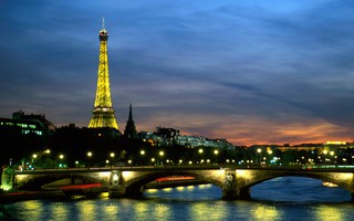 Trải nghiệm và mơ ước dưới chân tháp Eiffel