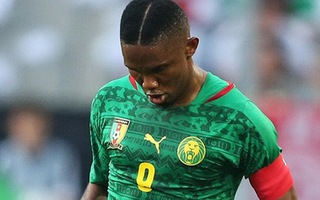 Tuyển thủ Cameroon đình công, hoãn chuyến bay dự World Cup