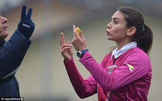 Nữ trọng tài quyến rũ muốn cầm còi ở Serie A