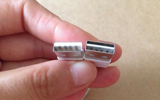Apple cũng sở hữu công nghệ USB đảo chiều