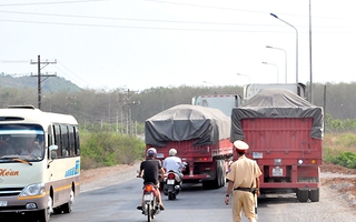 Lo sập cầu La Ngà