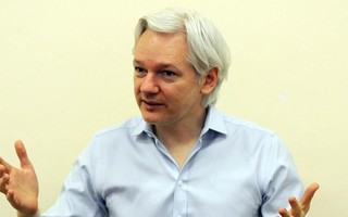 Assange có thể ở sứ quán Ecuador mãi mãi