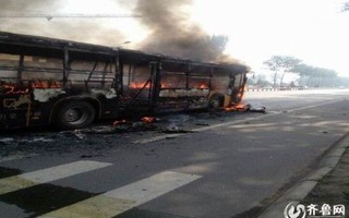 Trung Quốc: Xe buýt bốc cháy, thiêu sống 1 phụ nữ