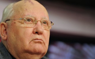 Ông Gorbachev nhập viện