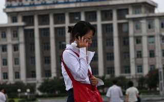 Giới trẻ Triều Tiên thay nhẫn đính hôn bằng điện thoại