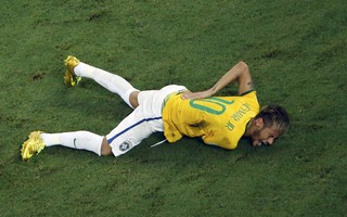 Giới bóng đá chia buồn, động viên Neymar