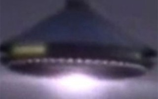 Đức: Hủy chuyến bay vì UFO