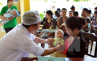 Xử lý cán bộ tiêm nhầm vắc-xin cho 31 phụ nữ mang thai