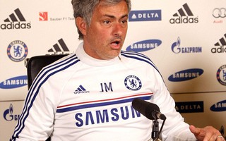 HLV Mourinho cảm thấy bất an ở Chelsea