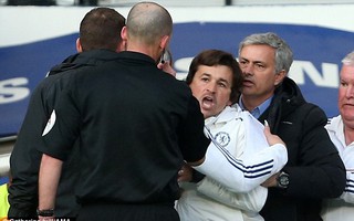 Trợ lý của HLV Mourinho bị cấm đến sân 6 trận