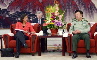 Mỹ hối thúc Trung Quốc tham gia chống IS