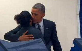 Tổng thống Obama bị “đánh ghen”