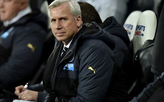 Premier League lại sa thải HLV, ông Pardew bất ngờ sang Crystal Palace