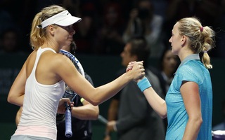 Wozniacki hạ Radwanska, Sharapova đại bại trước Kvitova