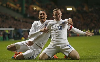 Rooney lập cú đúp, Anh vượt mặt láng giềng Scotland