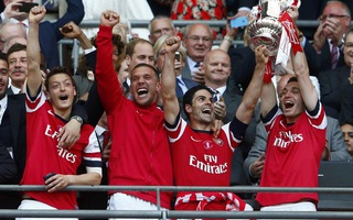 Arsenal ngược dòng thắng Hull, đăng quang FA Cup