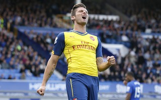 Arsenal có thể mất Giroud 3 tháng vì chấn thương