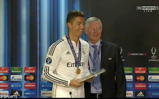 Ronaldo ca ngợi thầy cũ Ferguson sau khi đoạt Siêu cúp