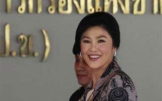 Bà Yingluck quyết bám trụ Bangkok