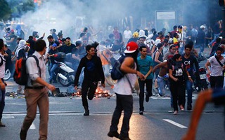 Venezuela, Brazil dậy sóng