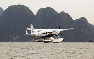 Khách “chán” thủy phi cơ vì không được quay phim chụp ảnh Vịnh Hạ Long
