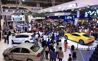 Đại gia Việt sắm gần 600 xe sang trong 5 ngày triển lãm