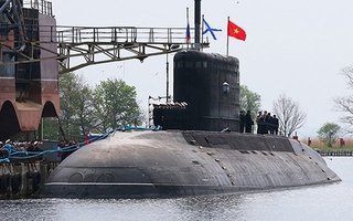 Hạ thủy tàu ngầm Kilo 636 “Khánh Hòa” HQ-186