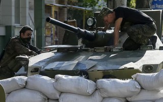 Đông Ukraine: Quân ly khai muốn trao đổi tù binh