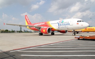 Máy bay VietJet Air phải quay đầu vì nữ hành khách gây rối