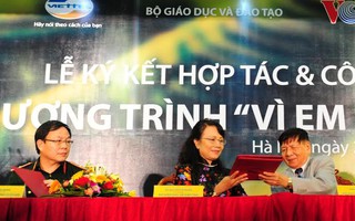 Viettel trao 26 tỉ đồng học bổng cho học sinh nghèo