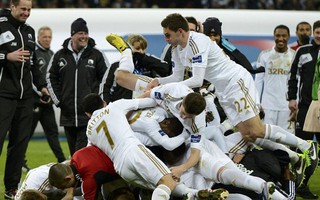 Nội bộ Swansea rối ren: 6 cầu thủ đánh nhau trên sân tập