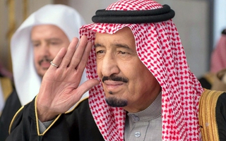 Tân vương Ả Rập Saudi phát 32 tỉ USD cho người dân